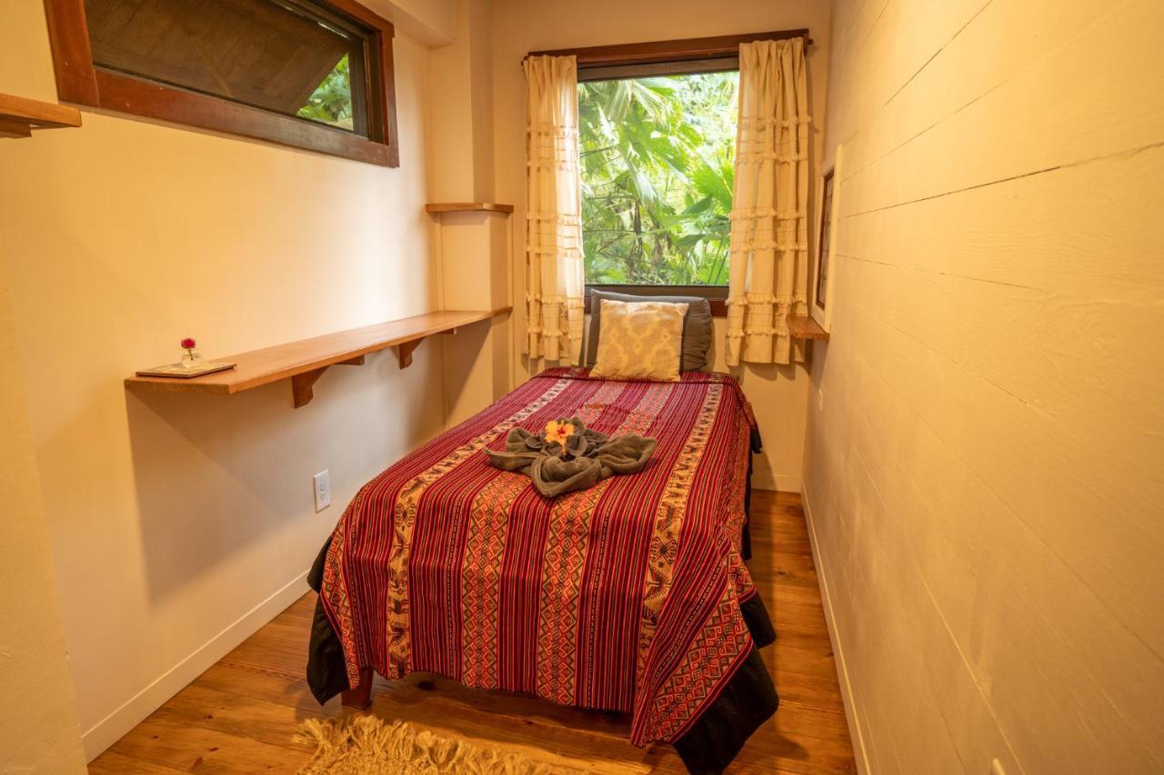 Roam Yoga & Wellness Lodge Bocas Town Ngoại thất bức ảnh