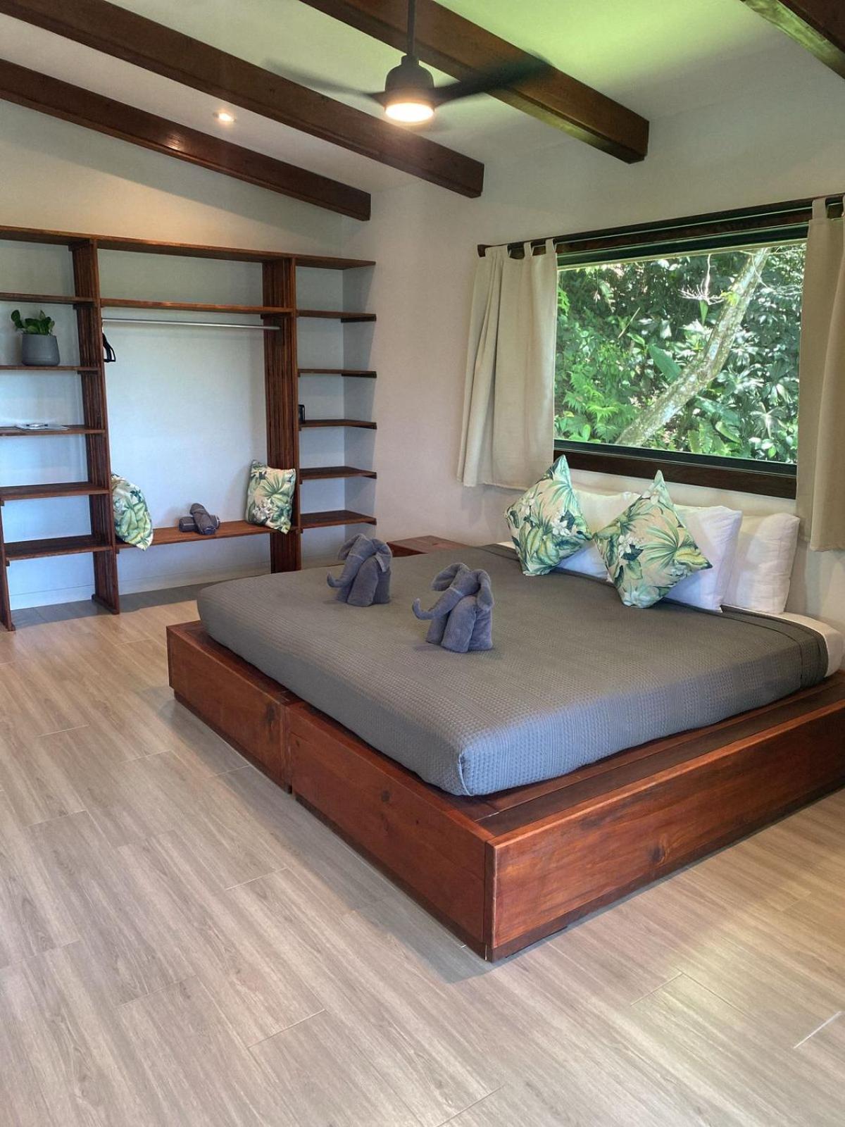 Roam Yoga & Wellness Lodge Bocas Town Ngoại thất bức ảnh